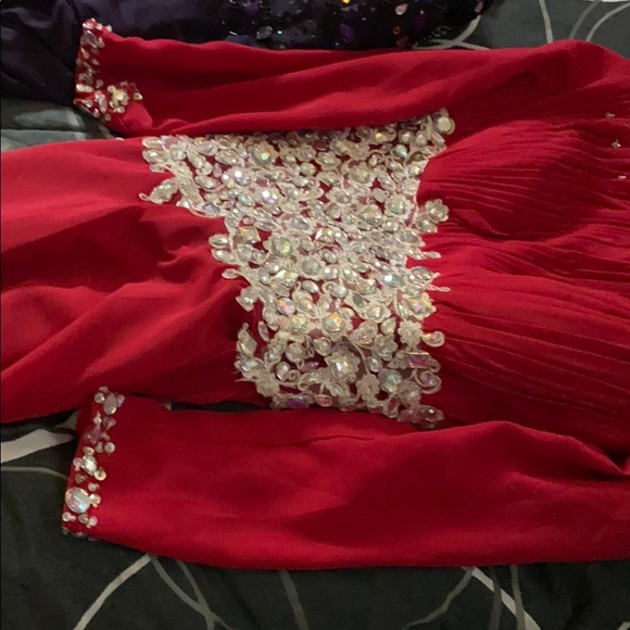 5!!!!! Beautiful gowns - Picture 5 of 12